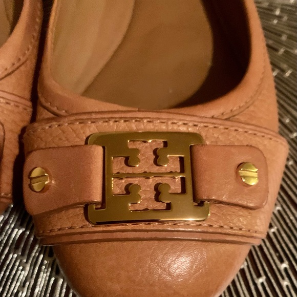 Tory Burch ❤️ tan logo flats 7 1/2 M - Picture 4 of 6